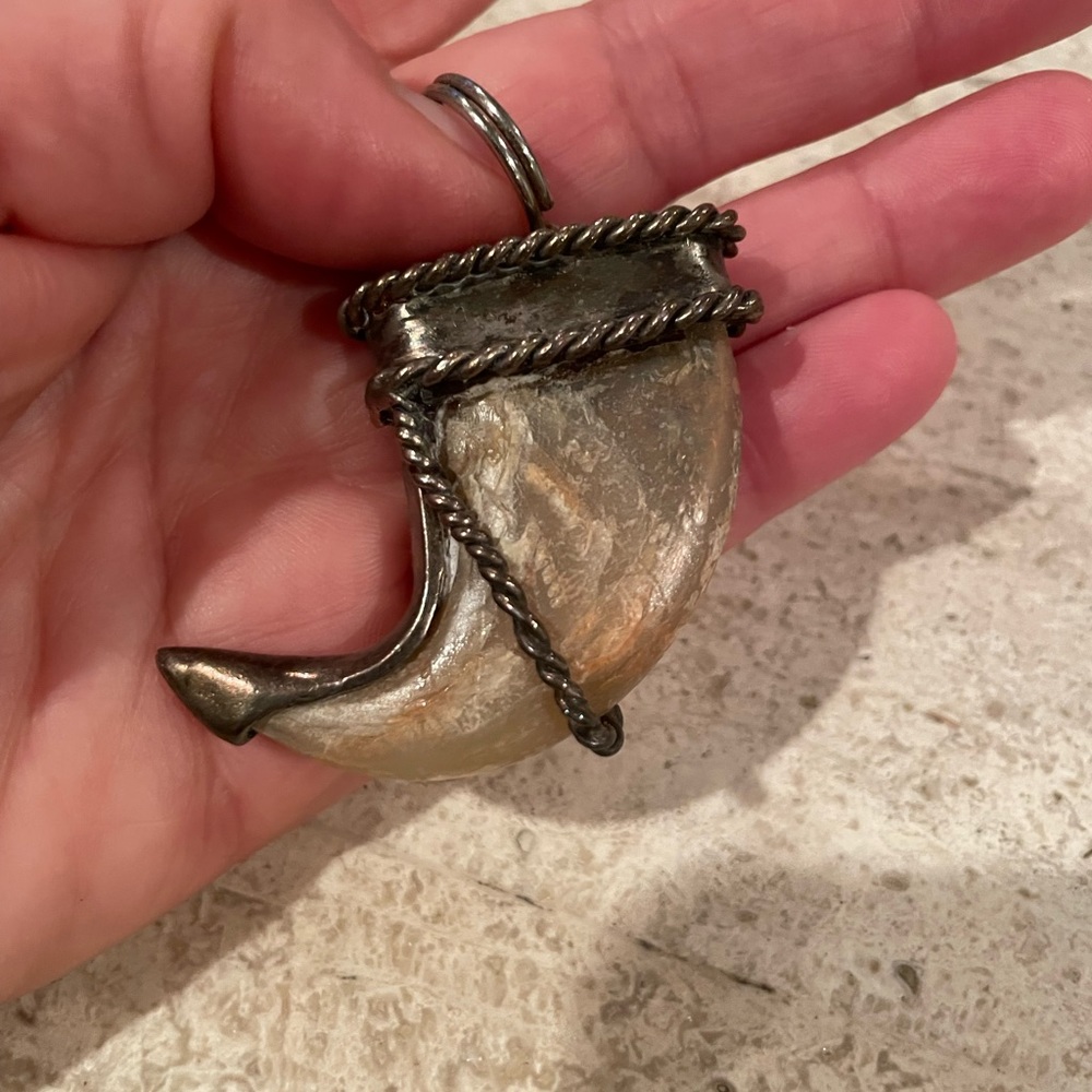 Gorgeous, rare, vintage Victorian claw set in sterling silver ~ pendant